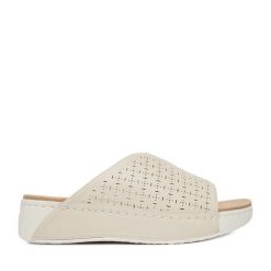 Klapki Go Soft. Brązowe klapki GO SOFT, bez wzorów, bez obcasa. Za 119.99 zł.