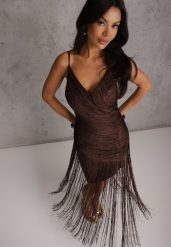 Brązowa Sukienka Koktajlowa na Ramiączkach Zdobiona Frędzlami Wilinsia. Brązowe sukienki Renee, na imprezę, l, z aplikacjami, boho, bez kołnierzyka, bez ramiączek, maxi, dopasowane. Za 259.99 zł.