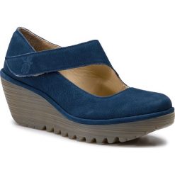 Półbuty FLY LONDON - Yasifly P500682029 Blue. Niebieskie czółenka Fly London, bez wzorów, z nubiku, bez obcasa, na koturnie, bez zapięcia. W wyprzedaży za 269.00 zł.
