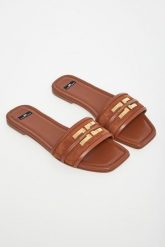 Klapki damskie skórzane ELISABETTA FRANCHI. Klapki Elisabetta Franchi, bez wzorów, bez obcasa. Za 1,869.00 zł.