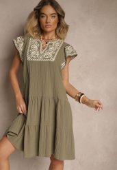 Zielona Bawełniana Sukienka Boho Ozdobiona Haftami Eviriella. Zielone sukienki Renee, na co dzień, na lato, l, z aplikacjami, z bawełny, boho, bez kołnierzyka, bez ramiączek, midi. Za 89.99 zł.