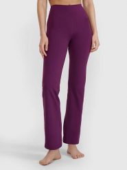 4F Legginsy funkcyjne w kolorze fioletowym rozmiar: L. Różowe legginsy 4f, l, bez wzorów, z materiału, na fitness i siłownię. Za 101.23 zł.