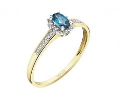 Pierścionek z żółtego złota z diamentami i topazem London Blue - próba 375. Niebieskie pierścionki Apart, z diamentem, złote. Za 1,449.00 zł.