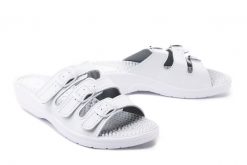 SANITAL FLEX KF-03 biały, klapki, fakirki damskie. Białe klapki Sanital-Flex, bez wzorów, bez obcasa. Za 94.99 zł.