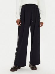 Max Mara Leisure Spodnie dresowe Curve 2426786068 Granatowy Regular Fit. Niebieskie spodnie dresowe Max Mara Leisure, s, bez wzorów, z bawełny. Za 279.99 zł.