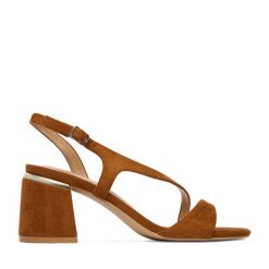 Sandały JENNY. Brązowe sandały Jenny, bez wzorów, bez obcasa, na słupku, bez zapięcia. Za 129.99 zł.