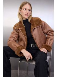 Trendyol Kurtka przejściowa w kolorze jasnobrązowym rozmiar: XXS. Brązowe kurtki Trendyol, xxs, bez wzorów, bez kaptura. Za 52.99 zł.