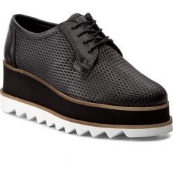 Półbuty BRONX - 65814-H BX 1247 Black 01. Czarne czółenka Bronx, bez wzorów, ze skóry, bez obcasa, na koturnie, bez zapięcia. W wyprzedaży za 289.00 zł.