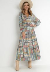 Jasnoniebieska Sukienka z Kopertowym Dekoltem w Patchworkowy Wzór Betey. Niebieskie sukienki Born2be, na co dzień, s, bez wzorów, z jeansu, eleganckie, bez kołnierzyka, bez ramiączek, maxi, kopertowe. Za 29.99 zł.