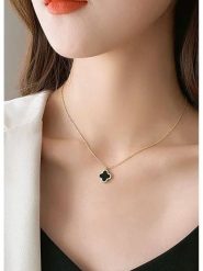 Miu Silver Pozłacany naszyjnik z zawieszką - 42 cm rozmiar: onesize. Czarne naszyjniki Miu Silver, z perłą, pozłacane. Za 82.99 zł.