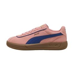 Adidasy Puma Club Klassika Sd, Kobiety. Czerwone obuwie sportowe Puma, z zamszu, bez zapięcia. W wyprzedaży za 209.00 zł.