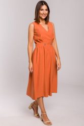 Sukienka rozkloszowana z dekoltem V i zaznaczoną talią na lato. Sukienki Sukienki.shop, na co dzień, na lato, l, bez wzorów, z materiału, bez kołnierzyka, bez ramiączek, rozkloszowane. Za 169.00 zł.