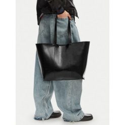 Torebka JENNY. Czarne shopper Jenny, bez wzorów, bez dodatków. Za 139.99 zł.