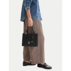 Torebka Beverly Hills Polo Club. Czarne torebki klasyczne Beverly Hills Polo Club, bez wzorów, bez dodatków. Za 219.99 zł.