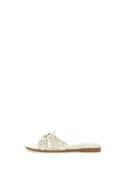 Guess Sandały 181754 Beżowy. Brązowe sandały Guess, z aplikacjami, bez obcasa, na słupku, bez zapięcia. Za 499.99 zł.