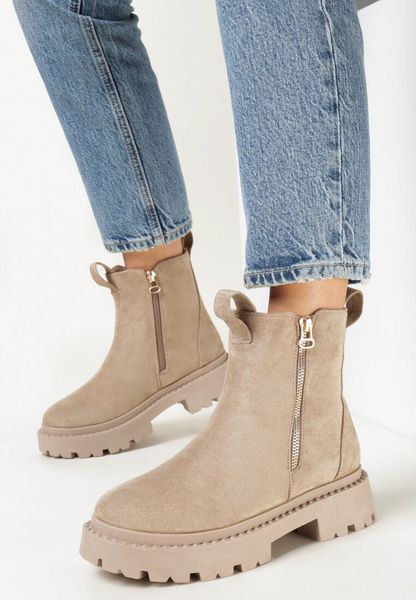 Beżowe Botki na Grubej Podeszwie z Ozdobną Tasiemką Cudrey. Brązowe botki Born2be, bez wzorów, bez obcasa, na płaskiej podeszwie, bez zapięcia. Za 89.99 zł.