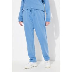Damskie Spodnie dresowe miękki materiał wewnętrzny elastyczna gumka w pasie. Niebieskie spodnie dresowe Ulla Popken, plus size, bez wzorów, z bawełny. Za 195.99 zł.