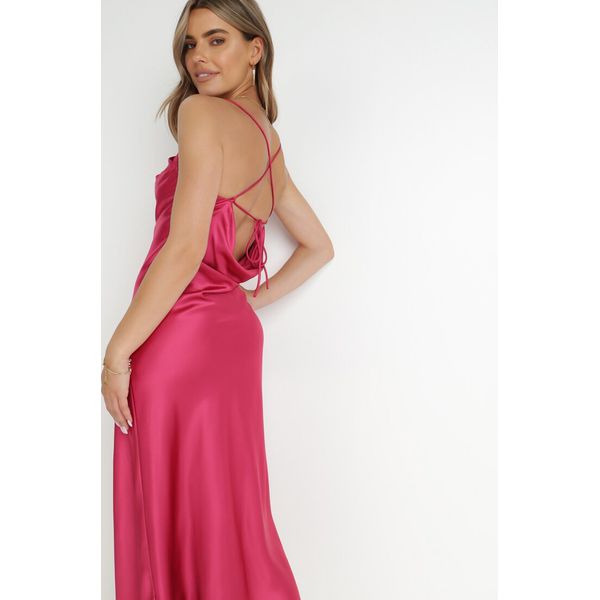 Fuksjowa Sukienka Satynowa Chrentizo. Czerwone sukienki Born2be, na wesele, l, bez wzorów, z satyny, bez kołnierzyka, bez ramiączek, maxi, kopertowe. Za 99.99 zł.