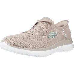 Kapcie SKECHERS SLIP-INS - SUMMITS NEW DAILY Brązowy. Brązowe obuwie domowe Skechers, bez wzorów, z tkaniny, bez zapięcia. Za 363.99 zł.