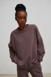 Bluza damska o kroju regular fit w kolorze BROWNIE CAKE - PHENIX-UNI. Bluzy Marsala, uniwersalny, bez wzorów, z bawełny, bez kaptura. Za 259.90 zł.