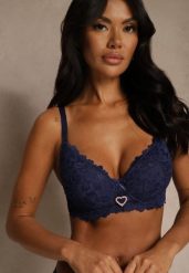 Granatowy Koronkowy Biustonosz Ozdobiony Cyrkoniowym Sercem Bothilei. Niebieskie biustonosze Renee, bez wzorów, z jeansu. Za 39.99 zł.