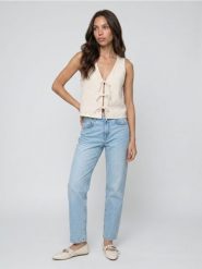 Bawełniane jeansy mom fit comfort z efektem sprania - niebieski. Niebieskie jeansy Sinsay, l, bez wzorów. Za 59.99 zł.