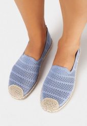 Niebieskie Espadryle z Ażurowej Siateczki Ozdobione Plecionką Lanivesa. Niebieskie espadryle Born2be, w ażurowe wzory, bez obcasa, bez zapięcia. Za 39.99 zł.