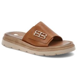 Brązowe Klapki Armodo Stylowe Obuwie Damskie Ze Skóry Naturalnej. Brązowe klapki Armodo, bez wzorów, ze skóry, bez obcasa. Za 289.00 zł.