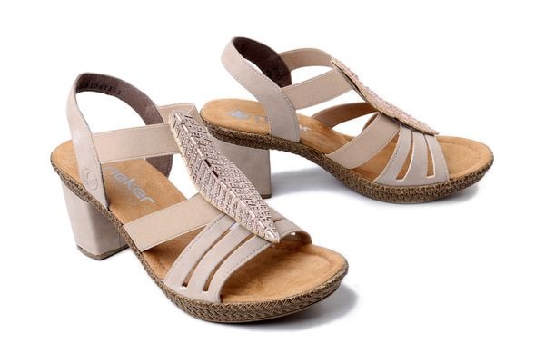 Rieker 66526-62 beige, sandały damskie. Brązowe sandały Rieker, bez wzorów, ze skóry ekologicznej, bez obcasa, na obcasie, bez zapięcia. Za 223.93 zł.