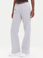 Under Armour Spodnie dresowe Ua Rival 6003711 Szary Loose Fit. Szare spodnie dresowe Under Armour, xs, bez wzorów, z bawełny. Za 249.99 zł.