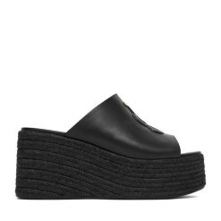 Espadryle Badura. Czarne espadryle Badura, bez wzorów, bez obcasa, bez zapięcia. Za 349.99 zł.