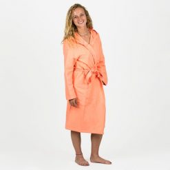 Szlafrok na basen damski Watko Compact z mikrofibry. Brązowe szlafroki NABAIJI, m, bez wzorów, z materiału, bez ramiączek, z kapturem. Za 89.99 zł.