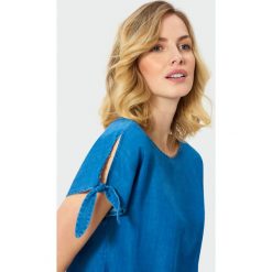 Elegancka bluzka. Bluzki Greenpoint, bez wzorów, z lyocellu, eleganckie, bez kołnierzyka, bez ramiączek. Za 59.99 zł.