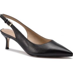 Sandały GUESS - Karil FL6KAR LEA05 BLACK. Czarne sandały Guess, z aplikacjami, ze skóry ekologicznej, eleganckie, bez obcasa, na obcasie, bez zapięcia. W wyprzedaży za 439.00 zł.
