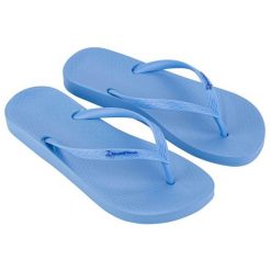 Japonki damskie Ipanema Anat Colors. Niebieskie klapki Ipanema, bez wzorów, bez obcasa. Za 69.99 zł.