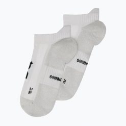 Skarpety On Core Run Low 2. Szare skarpety On, bez wzorów, z bawełny. Za 149.99 zł.