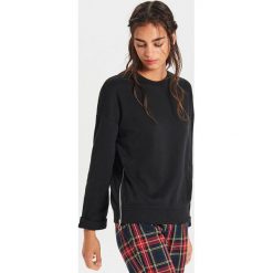 Gładka bluza z zamkami - Czarny. Czarne bluzy Cropp, l, bez wzorów, bez kaptura. Za 69.99 zł.