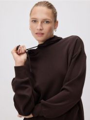 Gładka bluza z modalem - ciemnobrązowy. Brązowe bluzy Reserved, l, bez wzorów, z dzianiny, bez kaptura. Za 129.99 zł.