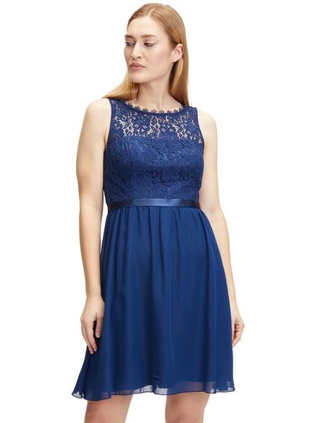 Vera Mont Sukienka w kolorze niebieskim rozmiar: 34. Niebieskie sukienki Vera Mont, bez wzorów, z koronki, bez kołnierzyka, bez ramiączek, midi. Za 87.40 zł.