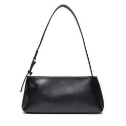 Torebka Calvin Klein. Czarne torebki klasyczne Calvin Klein, bez wzorów, bez dodatków. Za 289.99 zł.