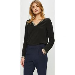 Only - Bluzka. Czarne bluzki Only, bez wzorów, z materiału, bez kołnierzyka, bez ramiączek. W wyprzedaży za 49.90 zł.
