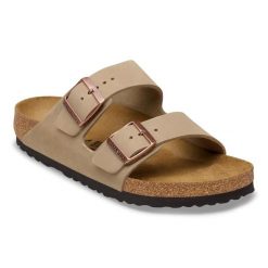 Klapki Birkenstock Arizona skóra olejowana 0352201. Brązowe klapki Birkenstock, bez wzorów, z materiału, bez obcasa. Za 409.00 zł.