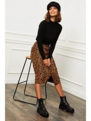 Soft Cashmere Sweter w kolorze czarnym rozmiar: 38/40. Czarne swetry Soft Cashmere, bez wzorów, z kaszmiru, bez ramiączek. Za 113.95 zł.