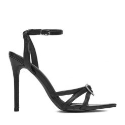 Sandały DeeZee. Czarne sandały DeeZee, bez wzorów, bez obcasa, na szpilce, bez zapięcia. Za 179.99 zł.