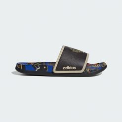Klapki Adilette Komfort. Czarne klapki Adidas, bez wzorów, bez obcasa. Za 199.00 zł.