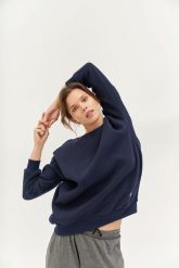 Bluza do jogi Moonholi Cozy AF Oversize Sweatshirt z bawełnianej dzianiny. Niebieskie bluzy MOONHOLI, na lato, m, bez wzorów, z bawełny, bez kaptura. Za 329.00 zł.