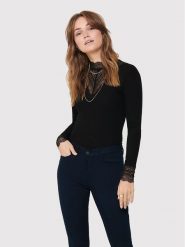 ONLY Bluzka Tilde 15207788 Czarny Regular Fit. Czarne bluzki Only, xs, bez wzorów, z wiskozy, bez kołnierzyka, bez ramiączek. Za 99.99 zł.
