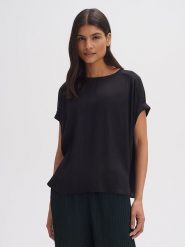 OPUS Koszulka w kolorze czarnym rozmiar: S. Czarne bluzki Opus, s, bez wzorów, z wiskozy, bez kołnierzyka, bez ramiączek. Za 109.00 zł.
