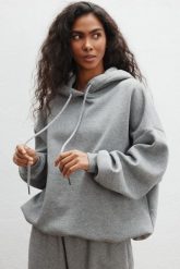 Bluza typu oversize z ociepleniem w kolorze GREY MELANGE - AMBERLY. Szare bluzy Marsala, m, bez wzorów, z bawełny, bez kaptura. Za 299.90 zł.