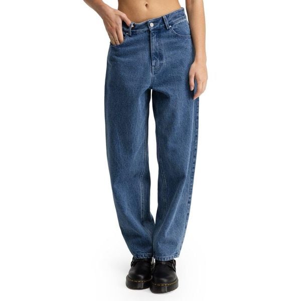 Damskie dżinsy barrel z wysokim stanem Lifestyle Siroko Voyager-W Blue. Niebieskie jeansy SIROKO, l, bez wzorów, z podwyższonym stanem. Za 253.00 zł.